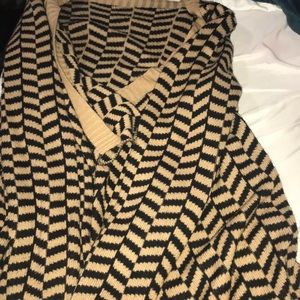 Black & Tan Chevron Pattern Cardigan